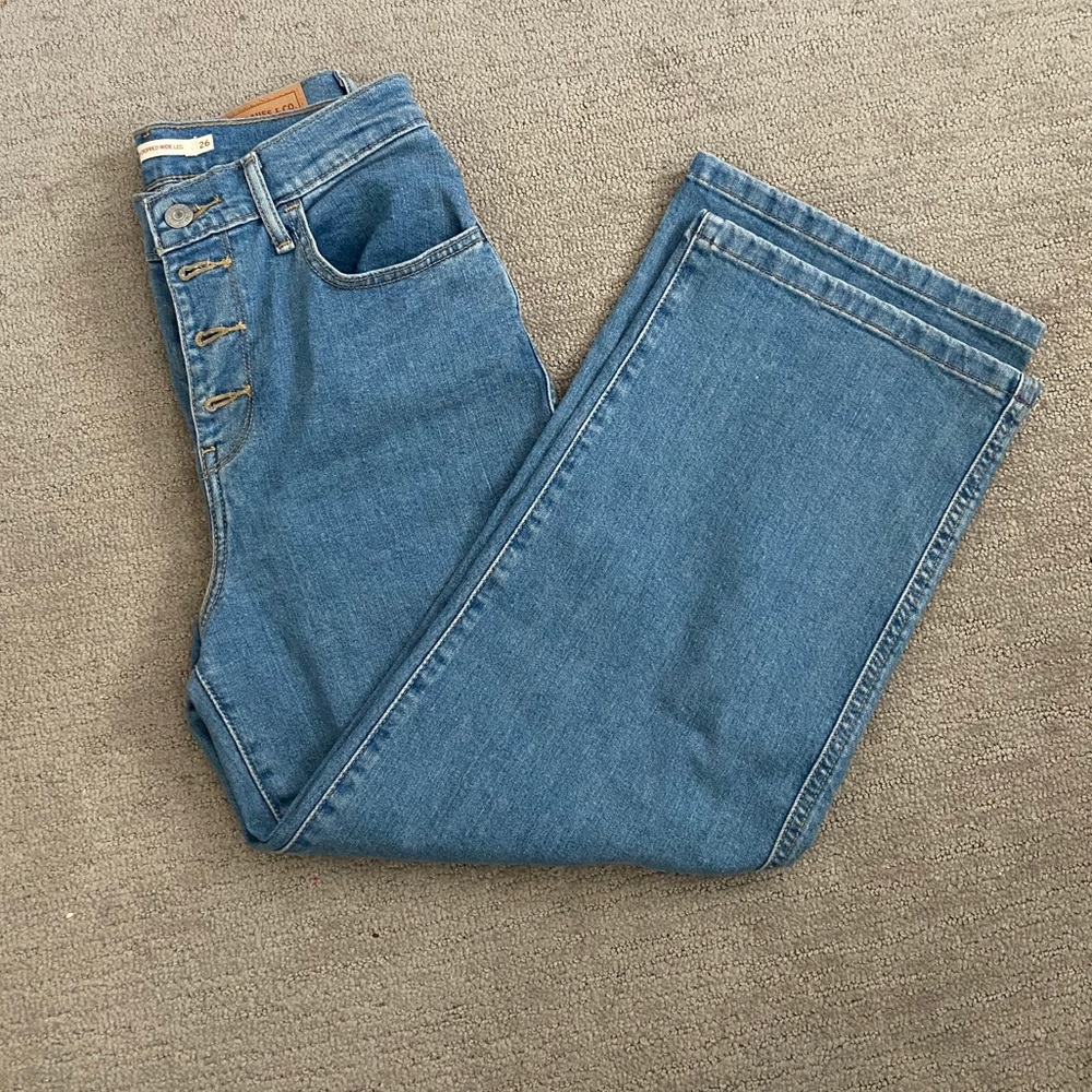 Levi’s | Cropped High Rise Wide Leg Jeans NWOT